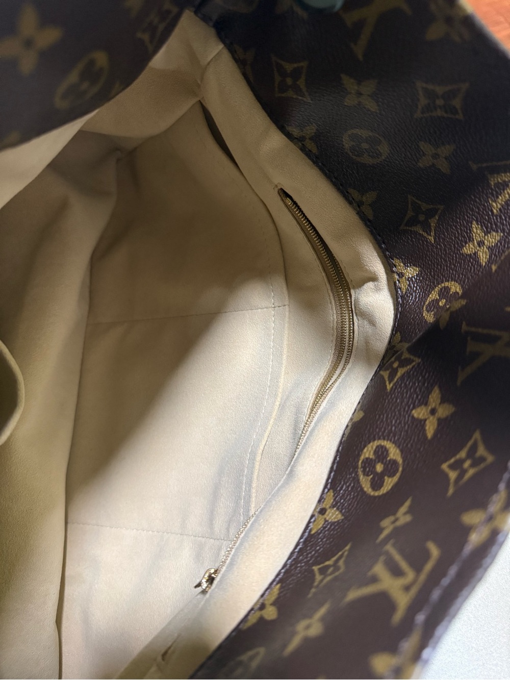 LOUIS VUITTON Artsy MM Monogram Canvas Hobo Shoulder Bag Brown - Picture 6 of 9